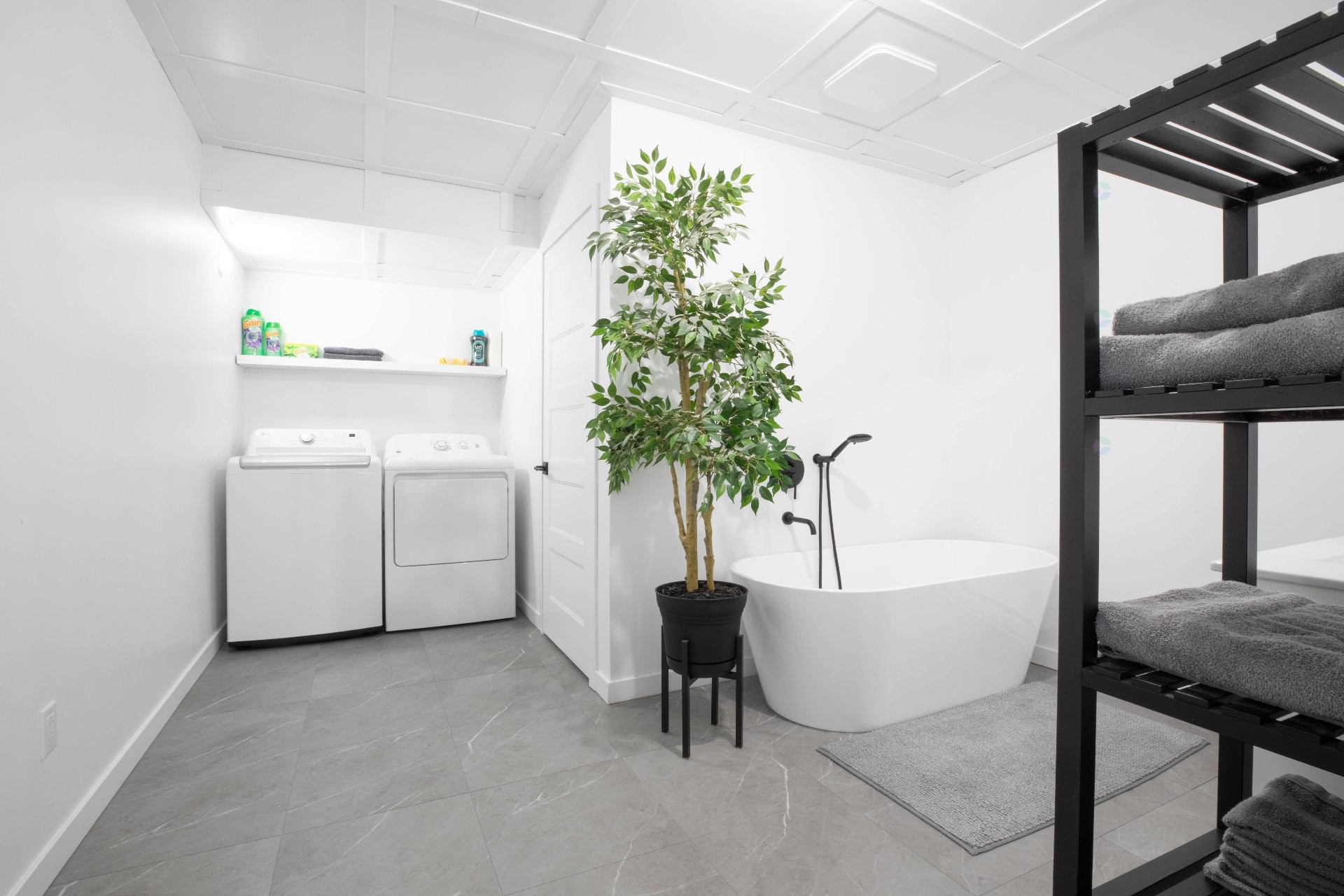 









9


Rue du Versant

,
Saint-André-d'Argenteuil,




QC
J0V1X0

