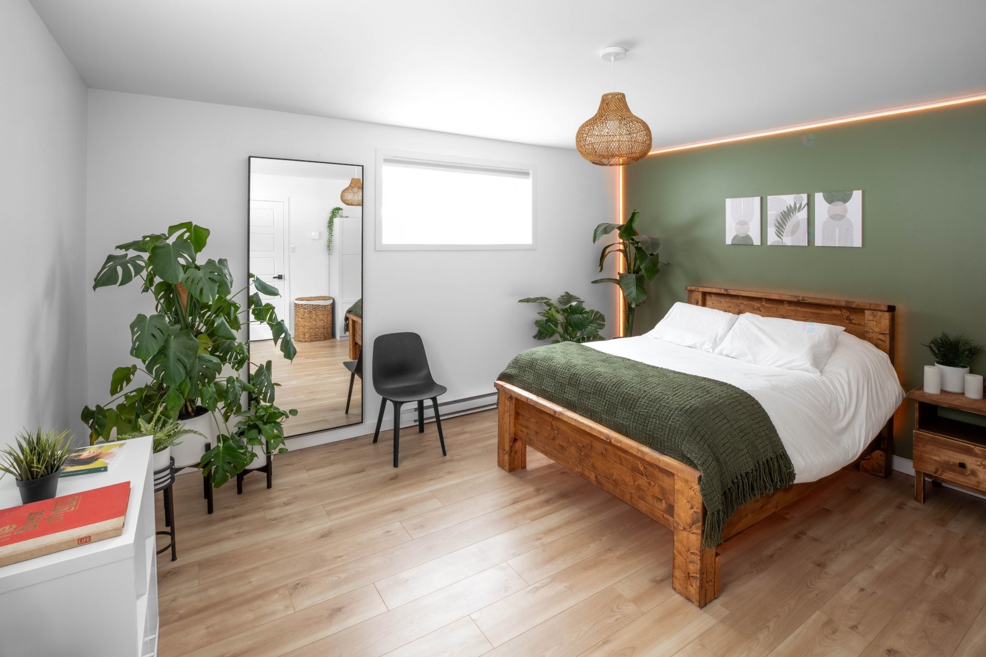 









9


Rue du Versant

,
Saint-André-d'Argenteuil,




QC
J0V1X0

