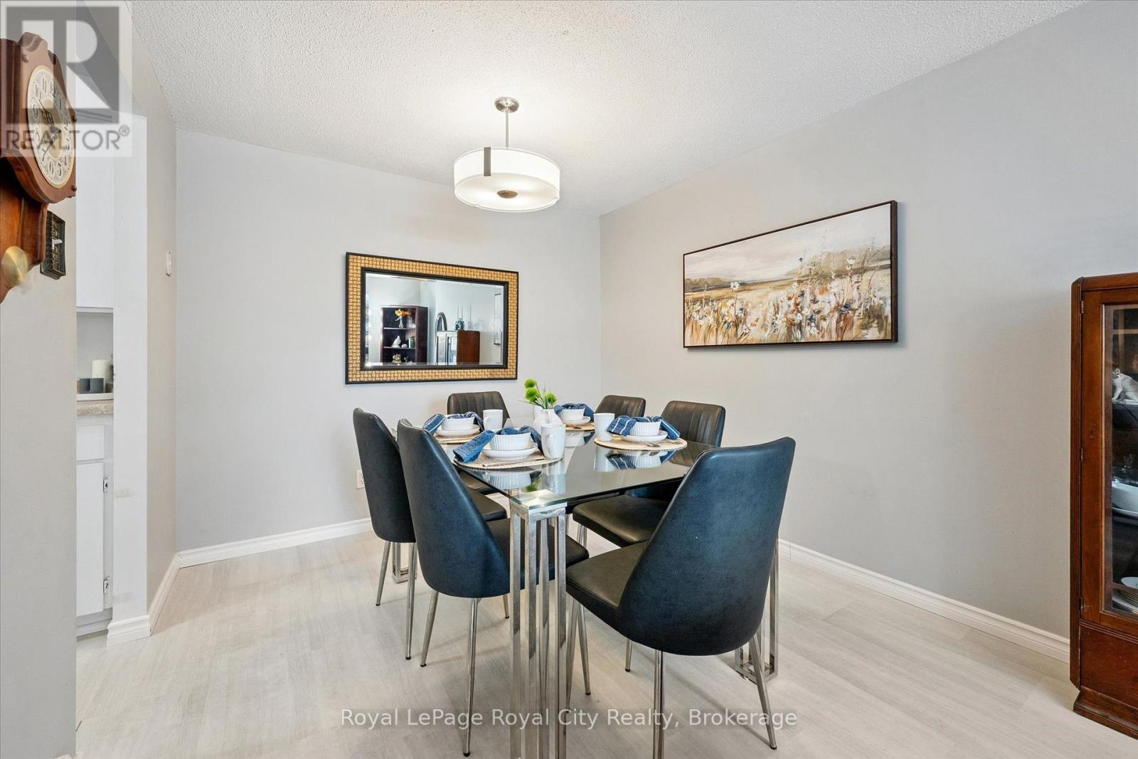 












90 - 700 PAISLEY ROAD

,
Guelph (Willow West/Sugarbush/West Acres),




Ontario
N1K1A3

