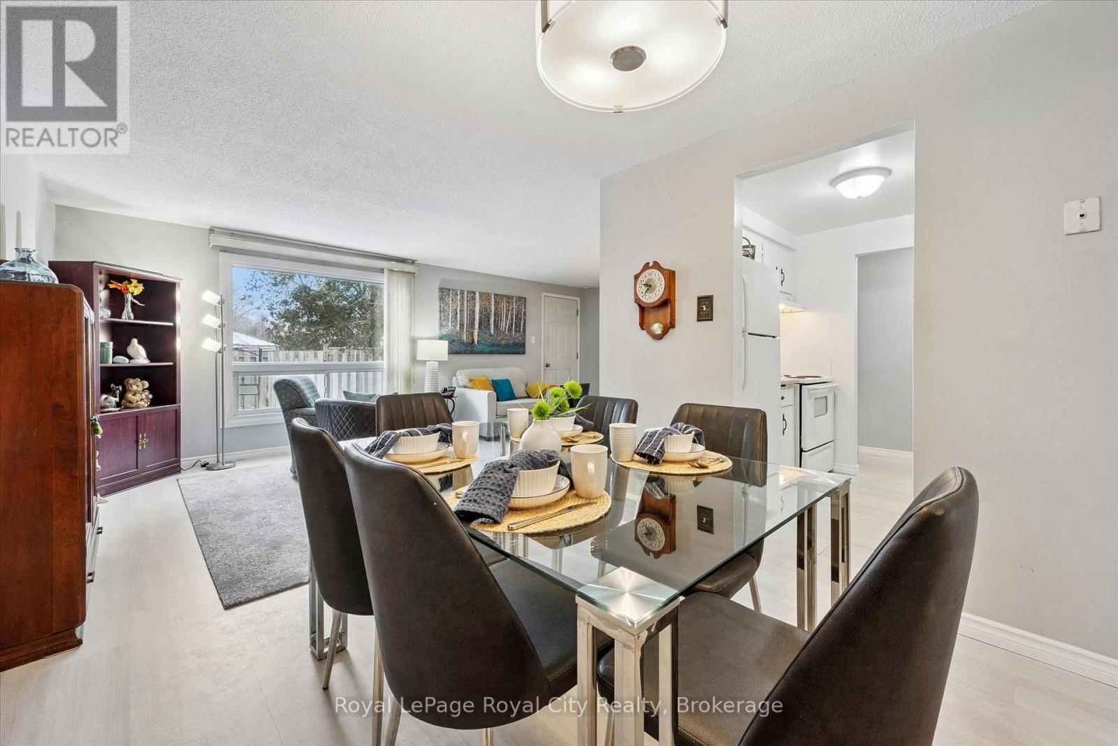 












90 - 700 PAISLEY ROAD

,
Guelph (Willow West/Sugarbush/West Acres),




Ontario
N1K1A3

