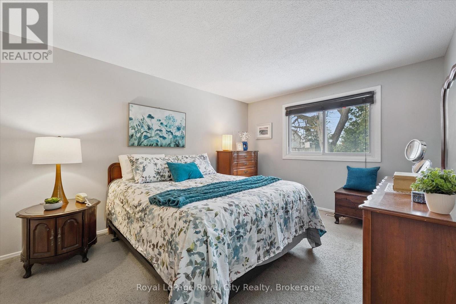 












90 - 700 PAISLEY ROAD

,
Guelph (Willow West/Sugarbush/West Acres),




Ontario
N1K1A3

