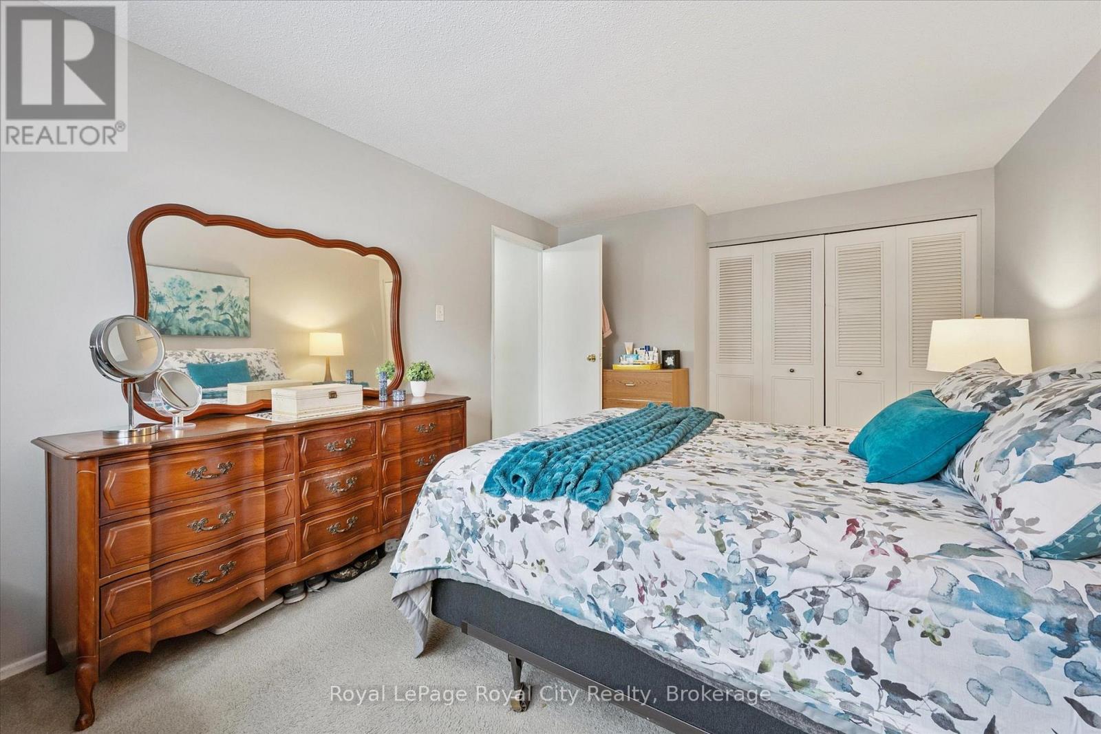 












90 - 700 PAISLEY ROAD

,
Guelph (Willow West/Sugarbush/West Acres),




Ontario
N1K1A3

