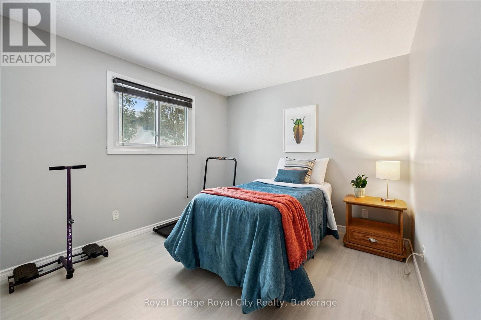












90 - 700 PAISLEY ROAD

,
Guelph (Willow West/Sugarbush/West Acres),




Ontario
N1K1A3

