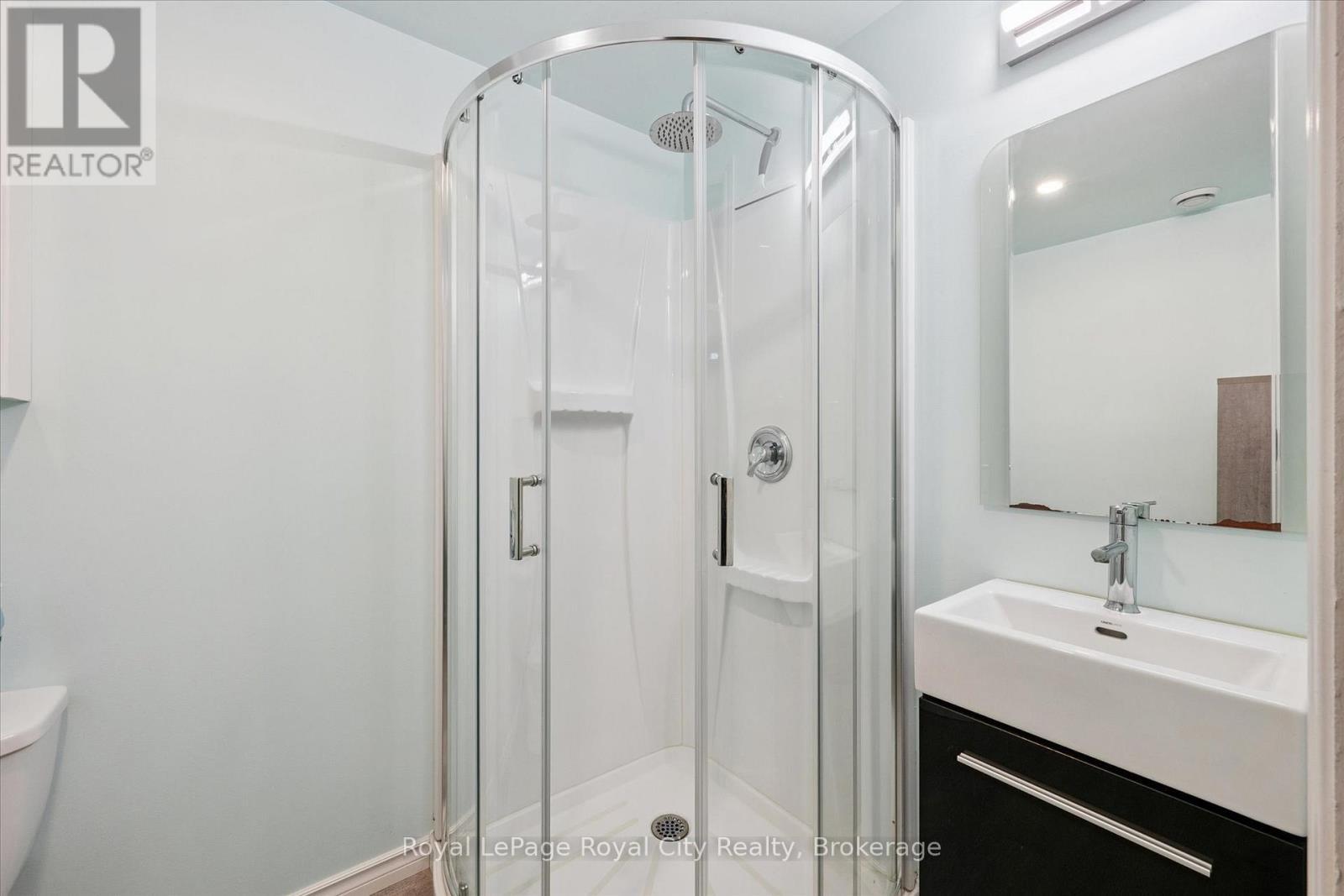 












90 - 700 PAISLEY ROAD

,
Guelph (Willow West/Sugarbush/West Acres),




Ontario
N1K1A3

