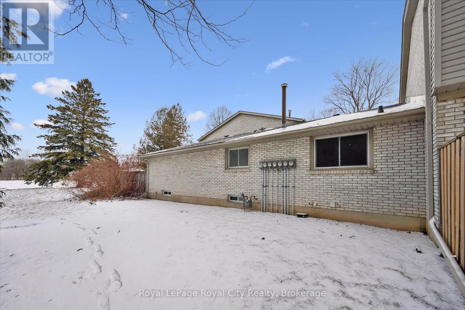 












90 - 700 PAISLEY ROAD

,
Guelph (Willow West/Sugarbush/West Acres),




Ontario
N1K1A3

