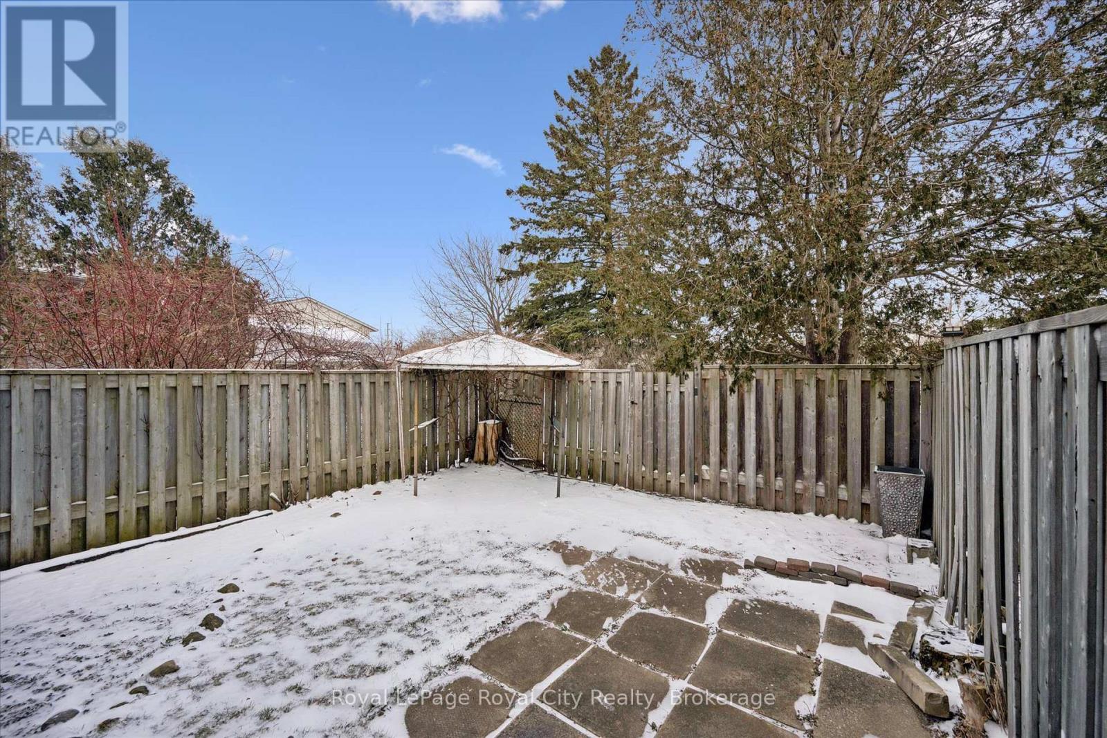 












90 - 700 PAISLEY ROAD

,
Guelph (Willow West/Sugarbush/West Acres),




Ontario
N1K1A3

