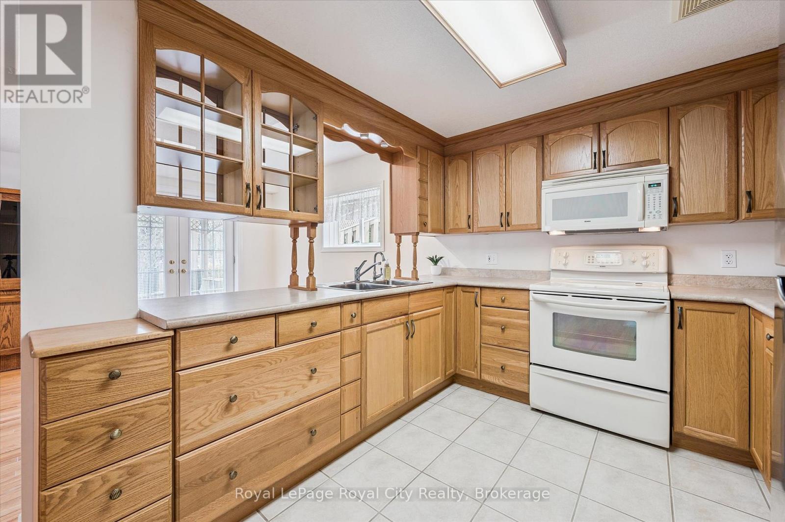 












87 LAW DRIVE

,
Guelph (Grange Road),




Ontario
N1E7J7

