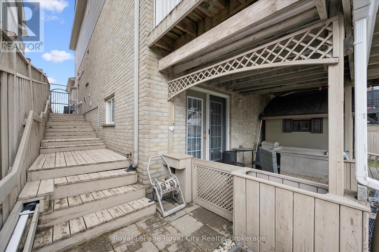 












87 LAW DRIVE

,
Guelph (Grange Road),




Ontario
N1E7J7

