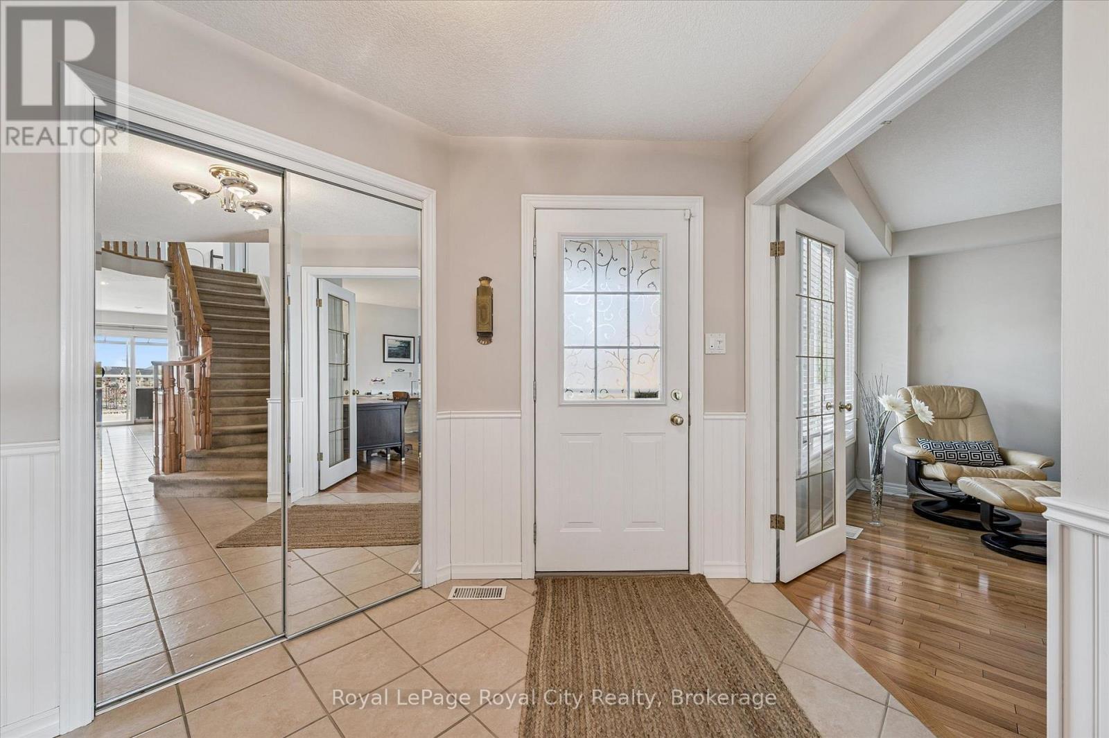 












87 LAW DRIVE

,
Guelph (Grange Road),




Ontario
N1E7J7

