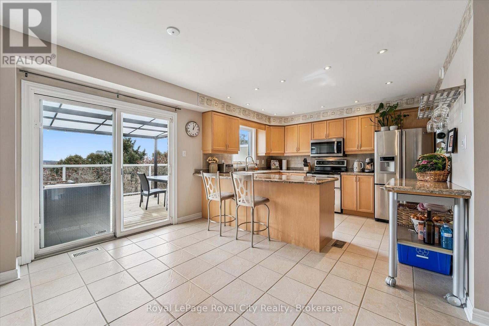 












87 LAW DRIVE

,
Guelph (Grange Road),




Ontario
N1E7J7

