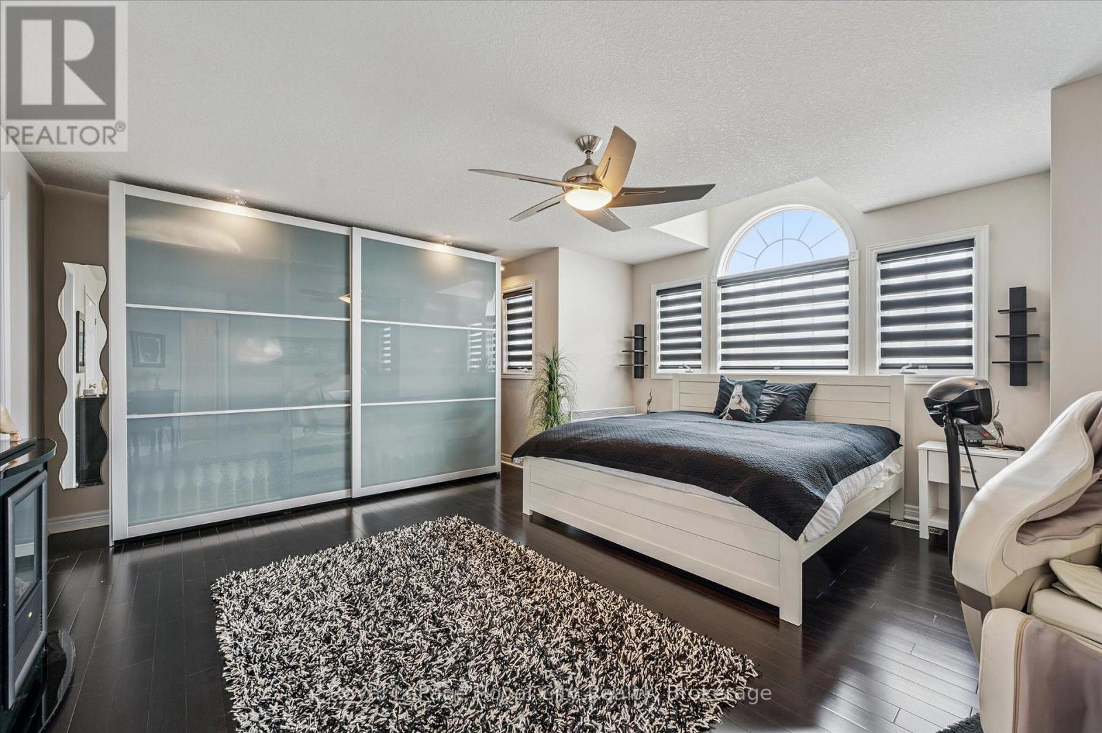 












87 LAW DRIVE

,
Guelph (Grange Road),




Ontario
N1E7J7

