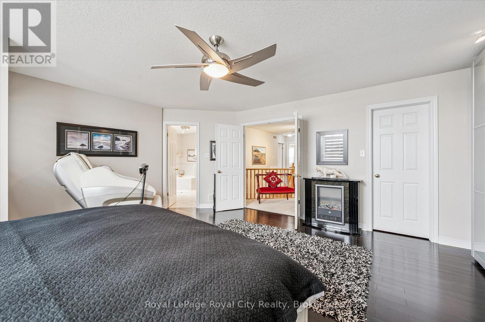 












87 LAW DRIVE

,
Guelph (Grange Road),




Ontario
N1E7J7

