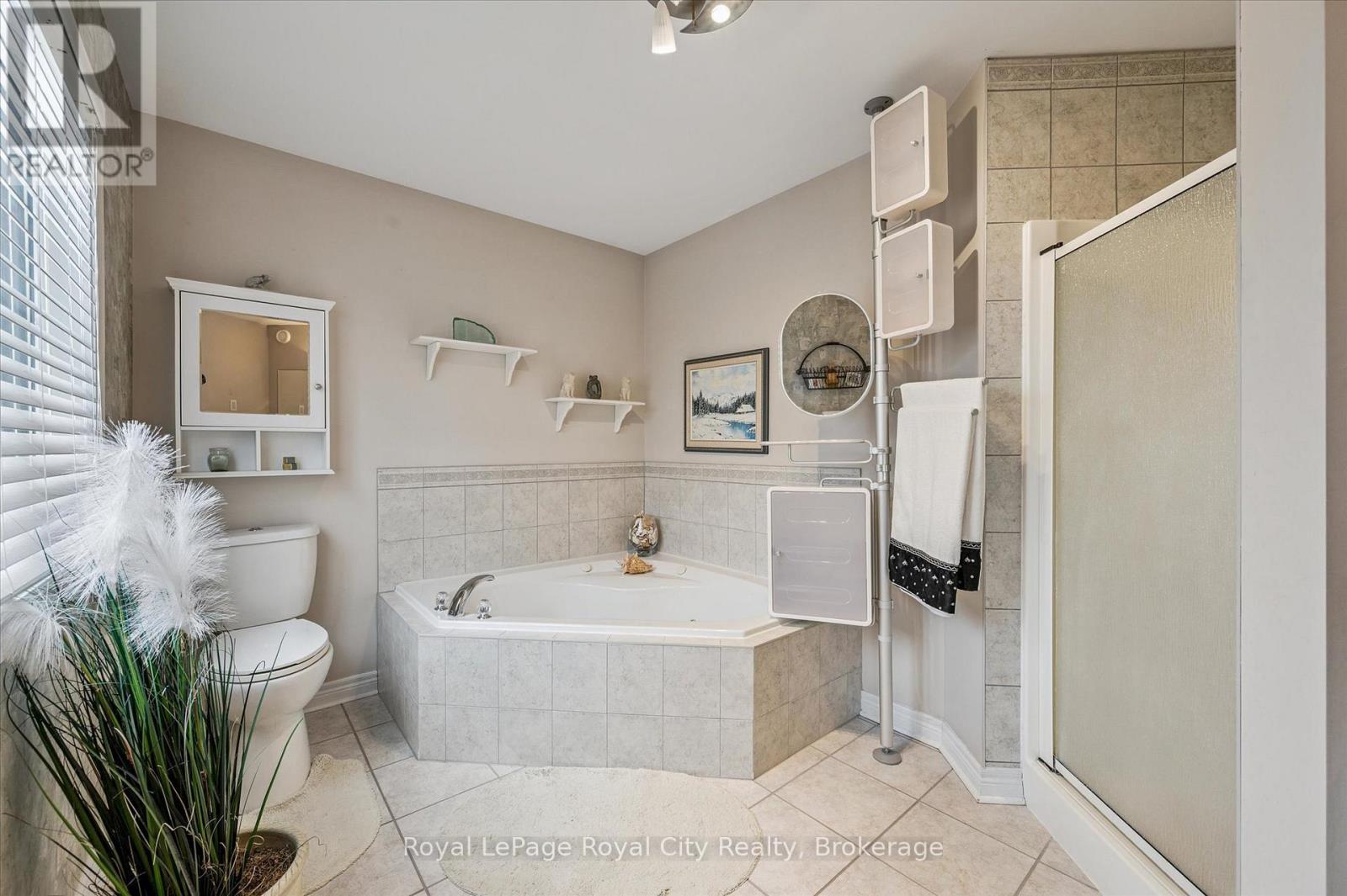 












87 LAW DRIVE

,
Guelph (Grange Road),




Ontario
N1E7J7

