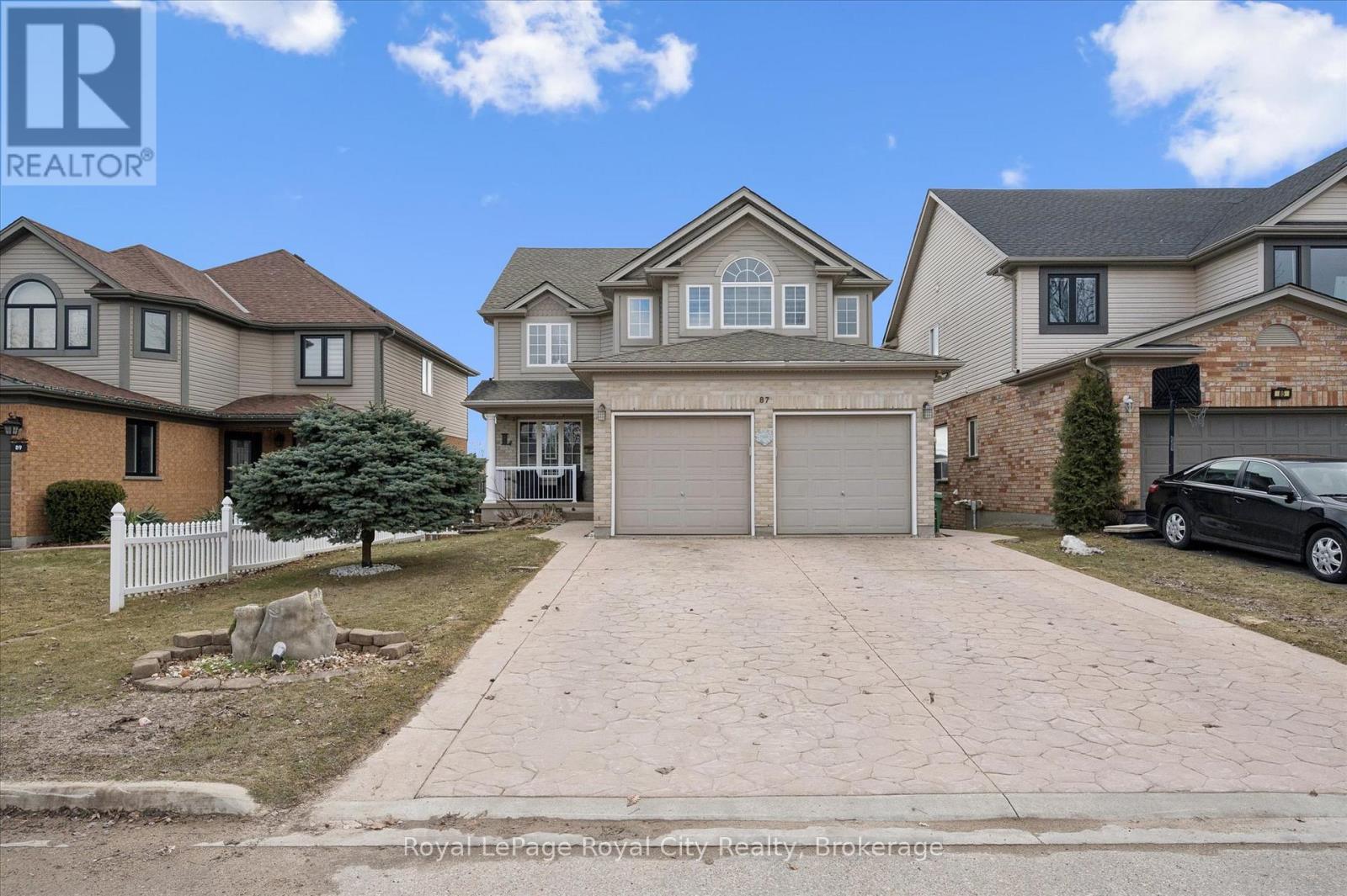 












87 LAW DRIVE

,
Guelph (Grange Road),




Ontario
N1E7J7

