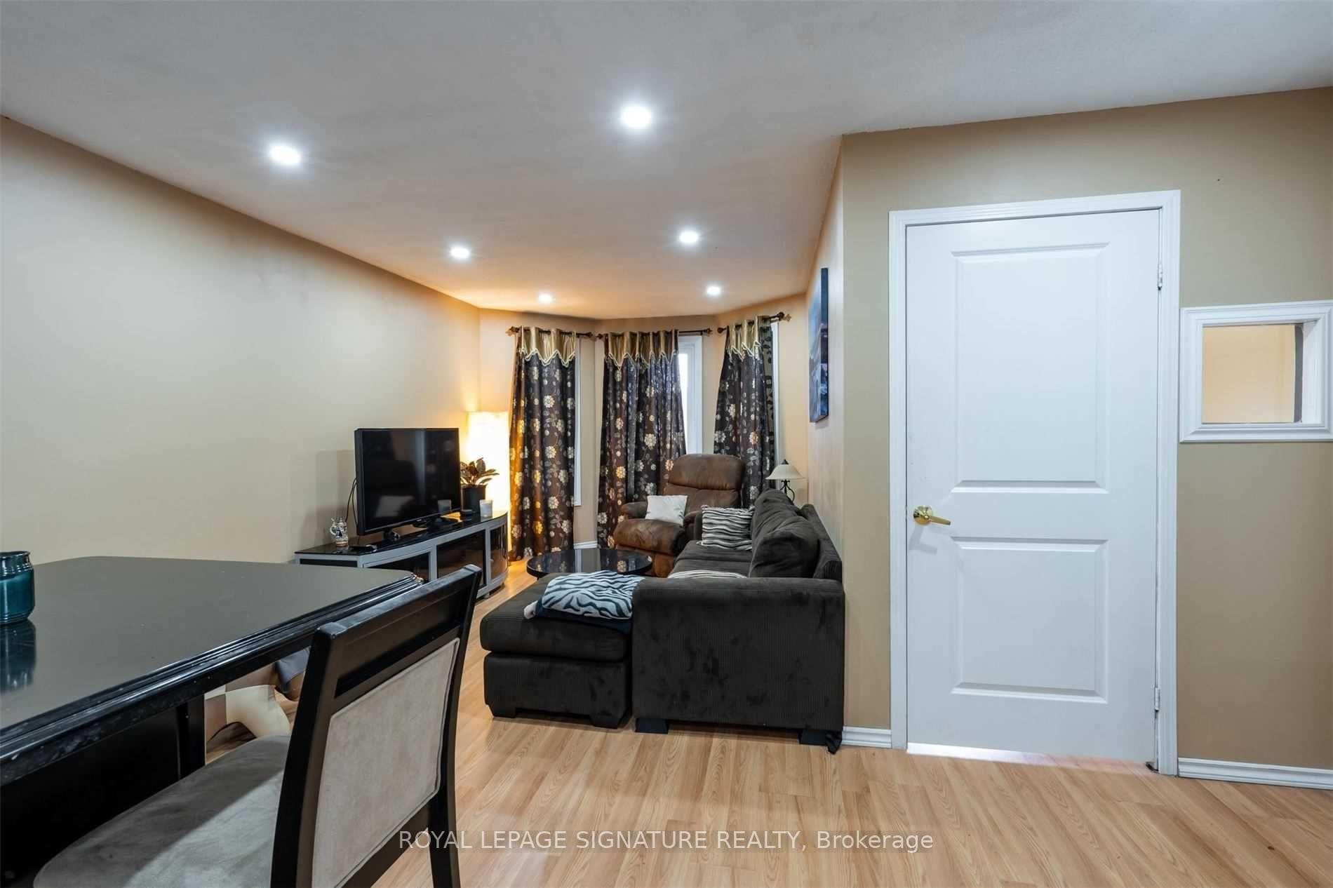 









52


Buchanan

Crescent, Upper,
Brantford,




ON
N3P 2A6

