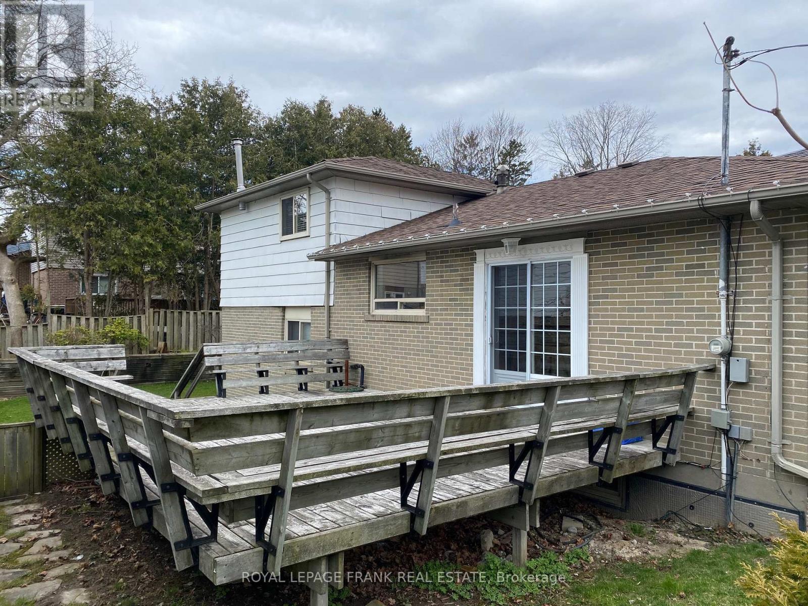 












BSMT - 226 PARLETTE AVENUE

,
Toronto (Rouge),




Ontario
M1C2S5

