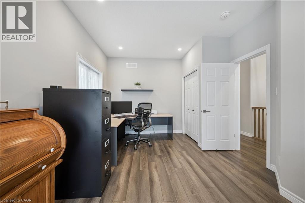 












211 WATER Street

,
St. Jacobs,




Ontario
N0B2N0

