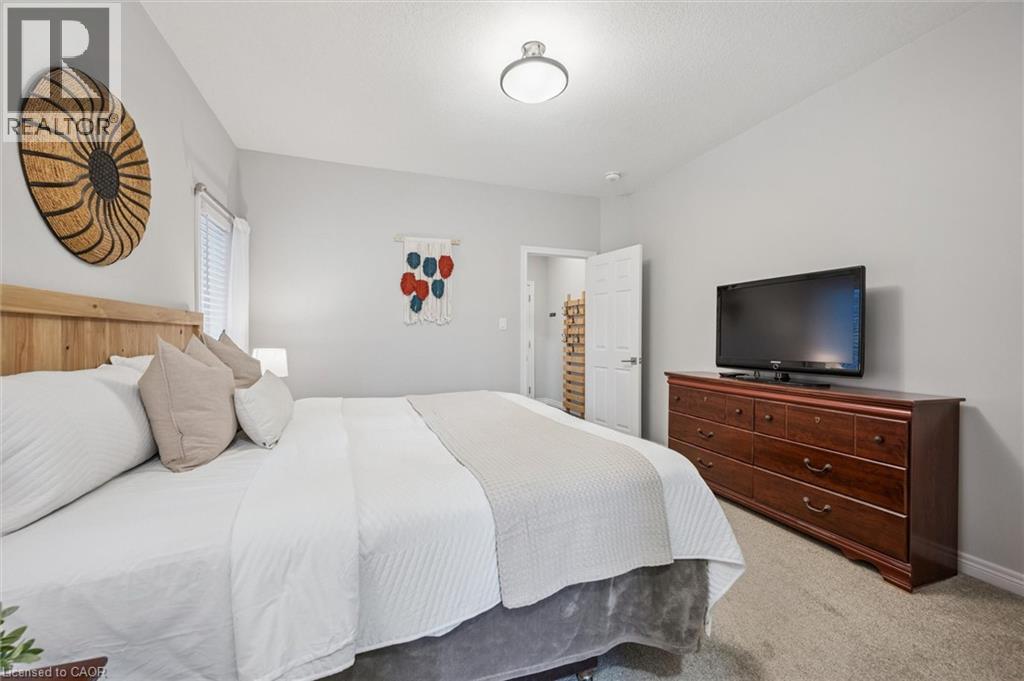 












211 WATER Street

,
St. Jacobs,




Ontario
N0B2N0

