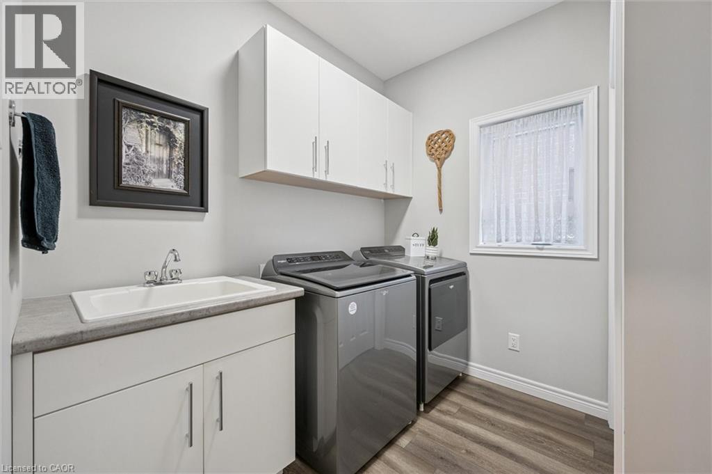 












211 WATER Street

,
St. Jacobs,




Ontario
N0B2N0

