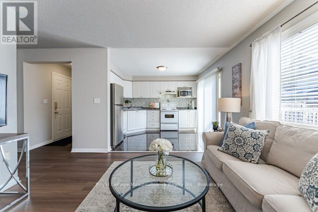 












1637 STOVER CRESCENT

,
Milton (CL Clarke),




Ontario
L9T5N4

