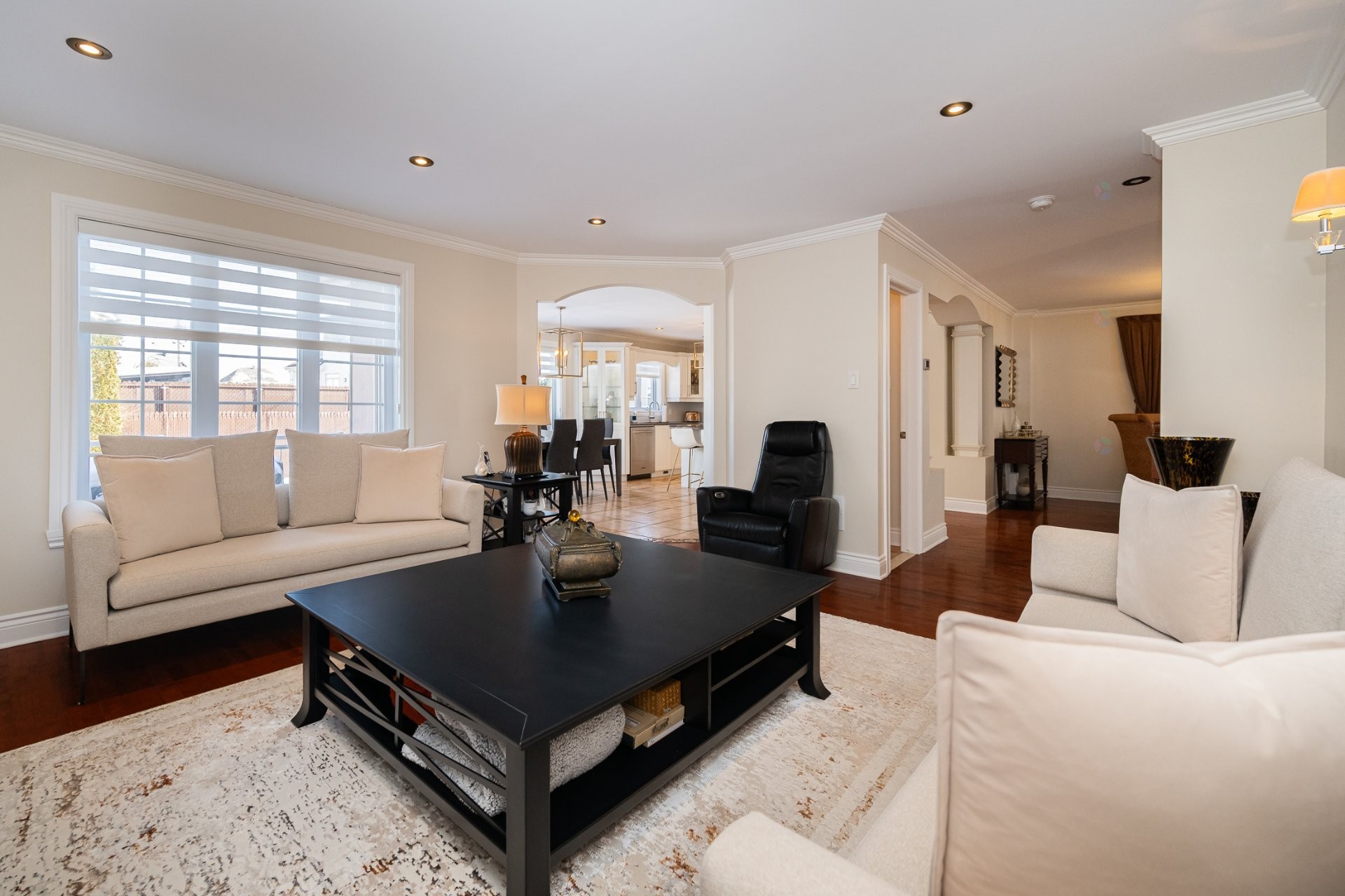 









2491


Rue Dalbis

,
Laval (Chomedey),




QC
H7T2Z9

