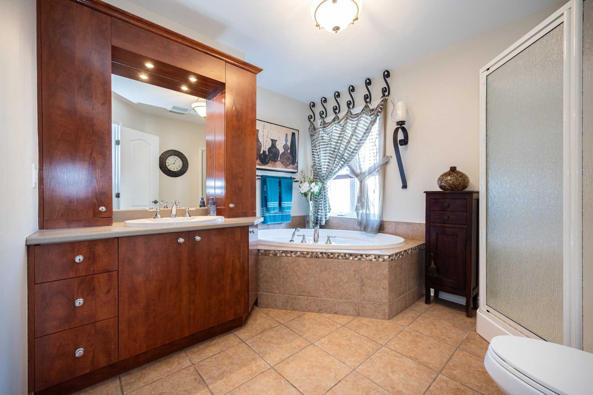 









2491


Rue Dalbis

,
Laval (Chomedey),




QC
H7T2Z9

