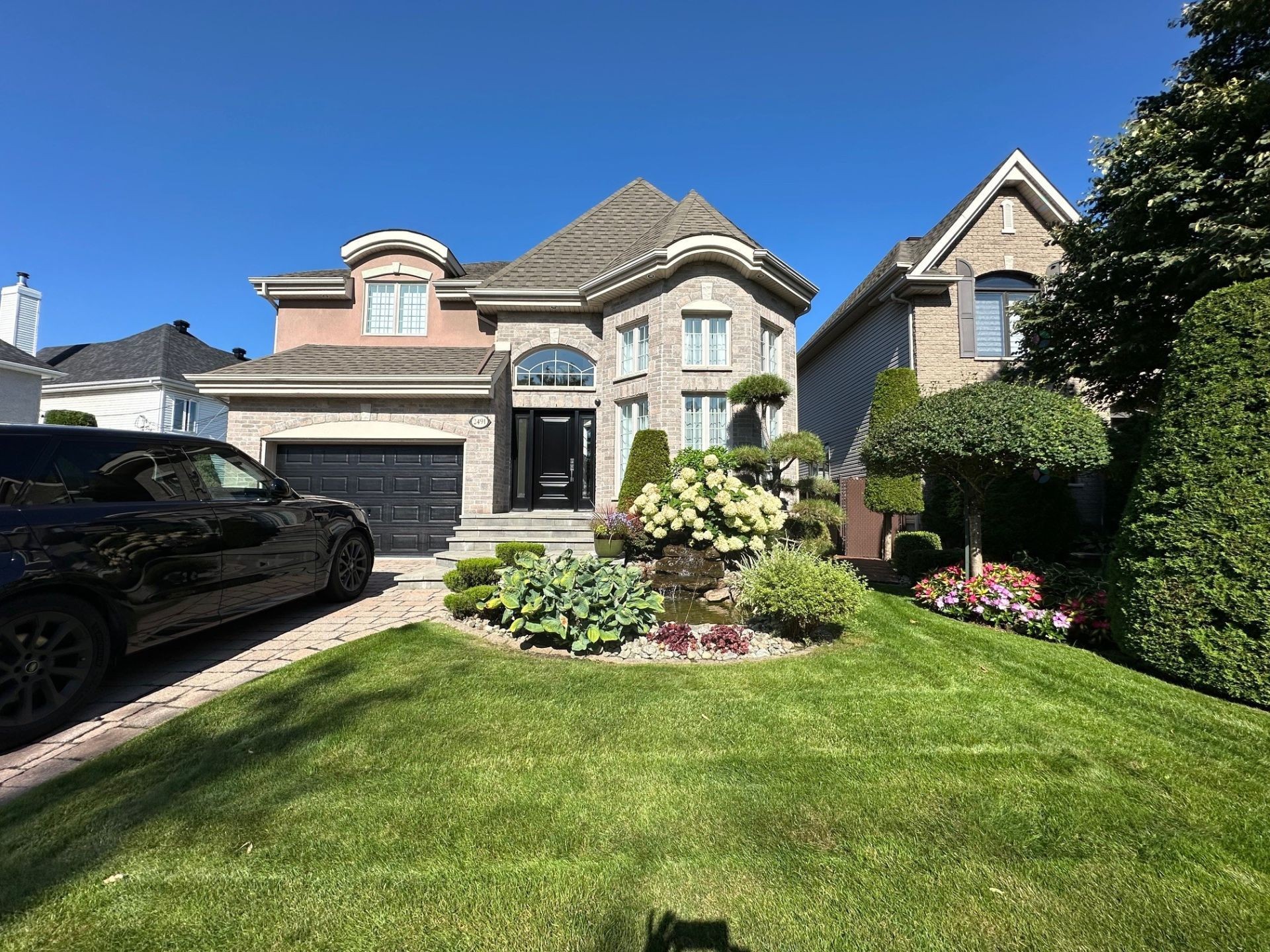 









2491


Rue Dalbis

,
Laval (Chomedey),




QC
H7T2Z9

