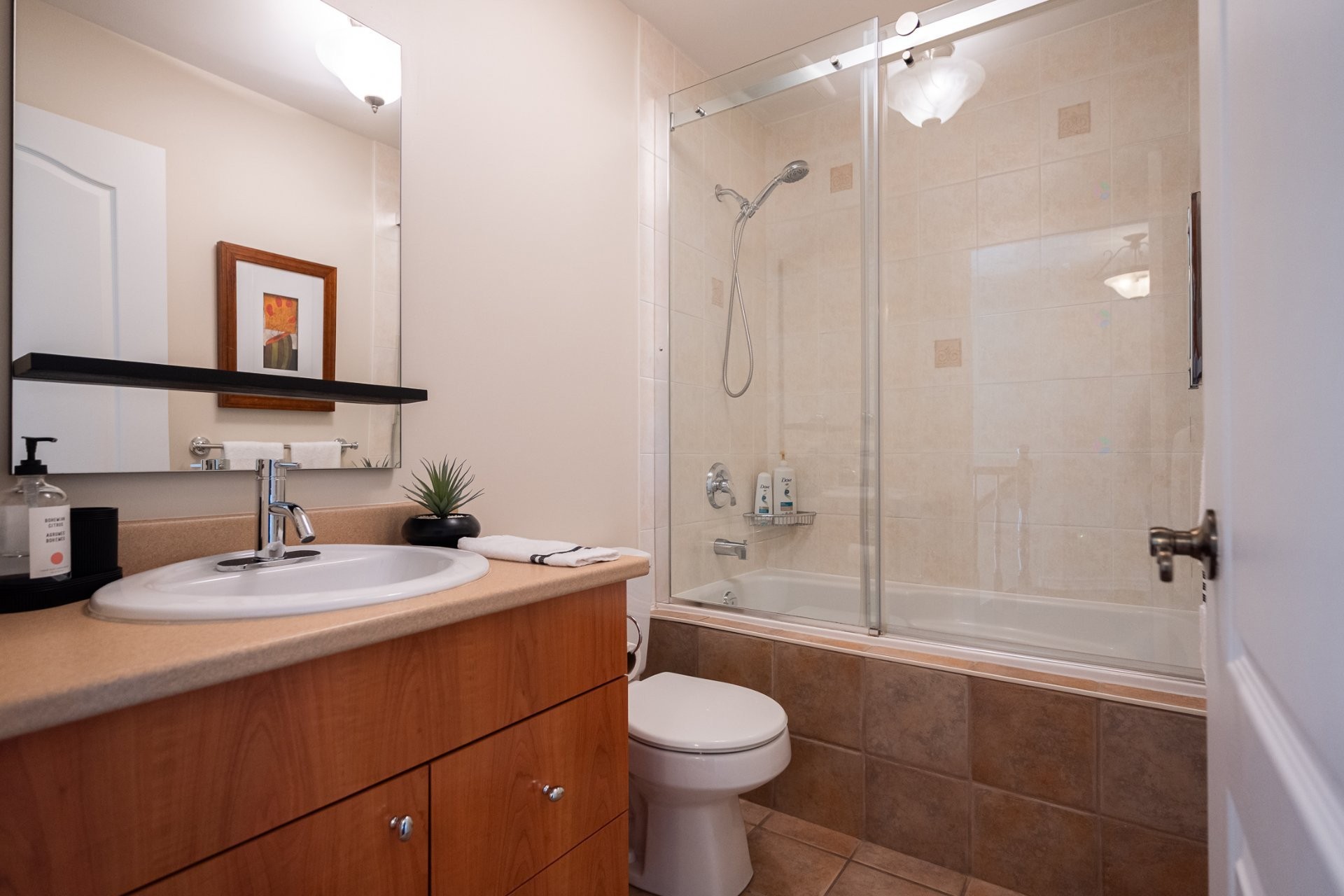 









2491


Rue Dalbis

,
Laval (Chomedey),




QC
H7T2Z9

