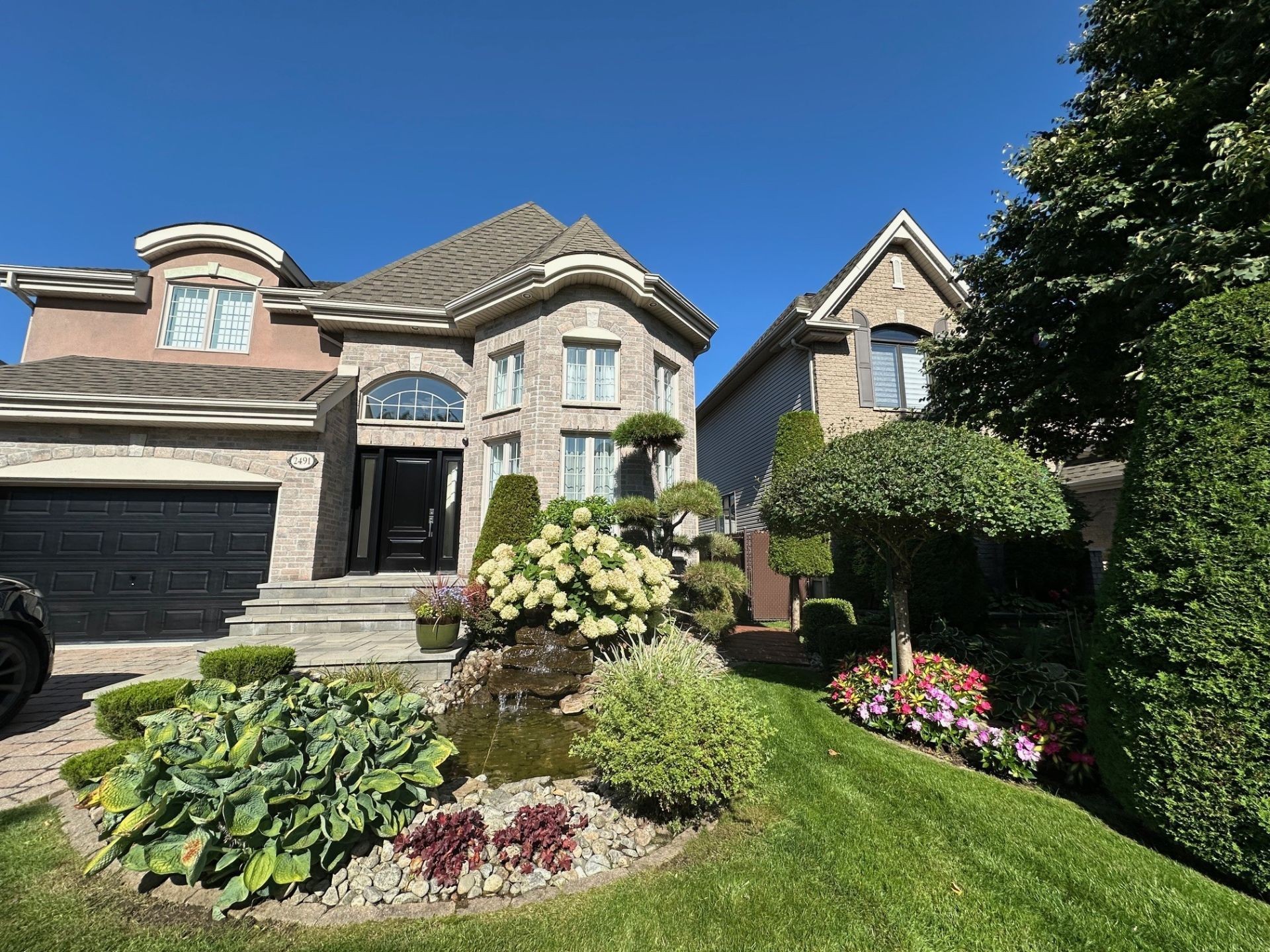 









2491


Rue Dalbis

,
Laval (Chomedey),




QC
H7T2Z9

