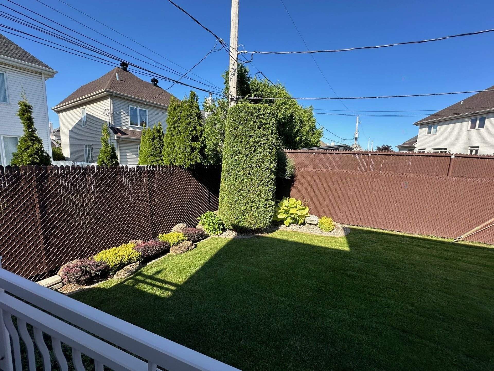 









2491


Rue Dalbis

,
Laval (Chomedey),




QC
H7T2Z9

