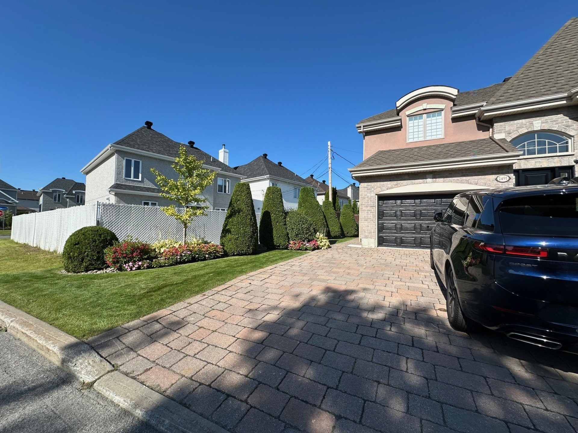 









2491


Rue Dalbis

,
Laval (Chomedey),




QC
H7T2Z9

