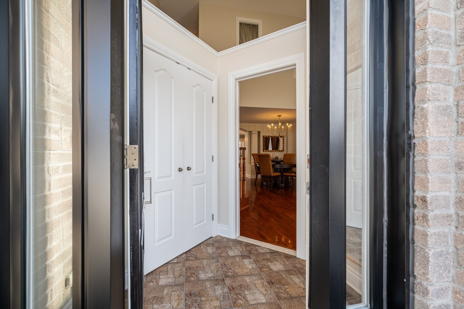 









2491


Rue Dalbis

,
Laval (Chomedey),




QC
H7T2Z9

