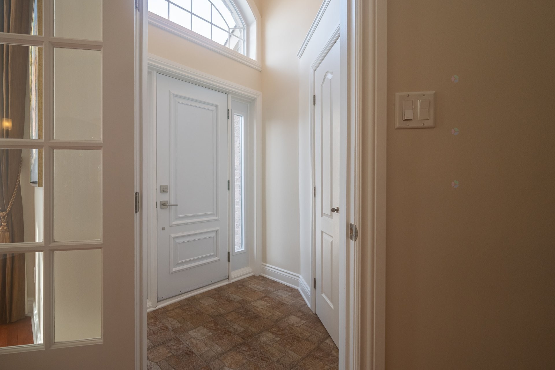 









2491


Rue Dalbis

,
Laval (Chomedey),




QC
H7T2Z9

