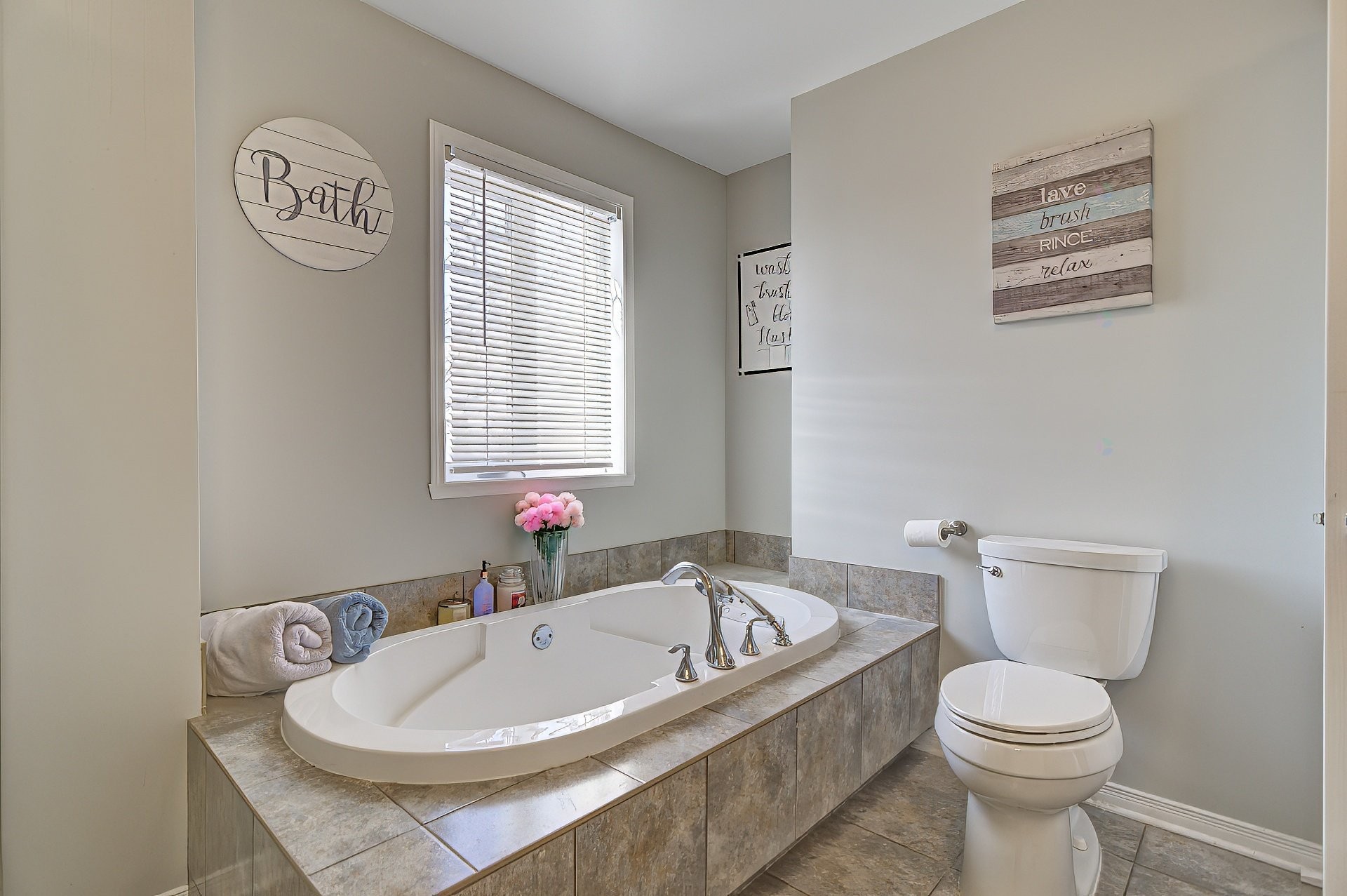 









8


Rue de la Seine

,
Candiac,




QC
J5R6Y1

