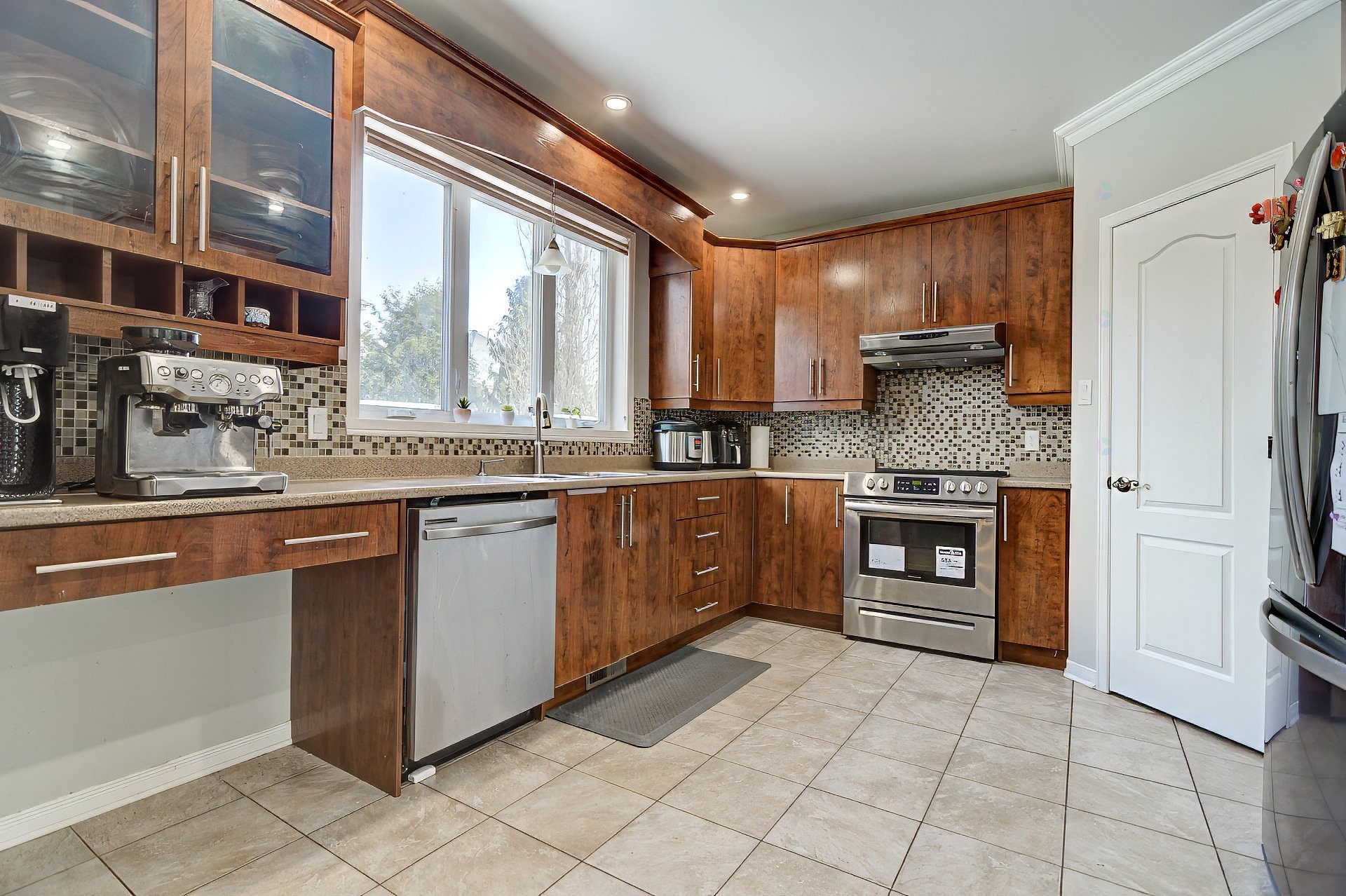 









8


Rue de la Seine

,
Candiac,




QC
J5R6Y1

