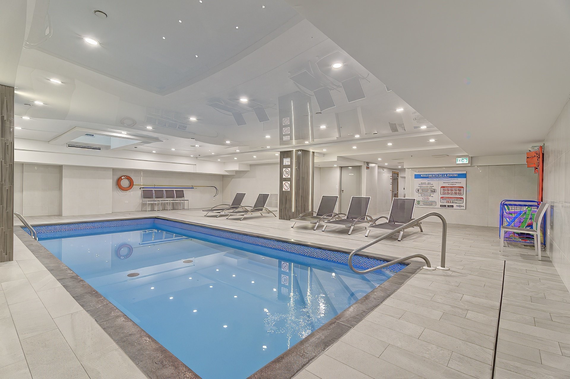 









1188


Av. Union

, 2009,
Montréal (Ville-Marie),




QC
H3B3A7

