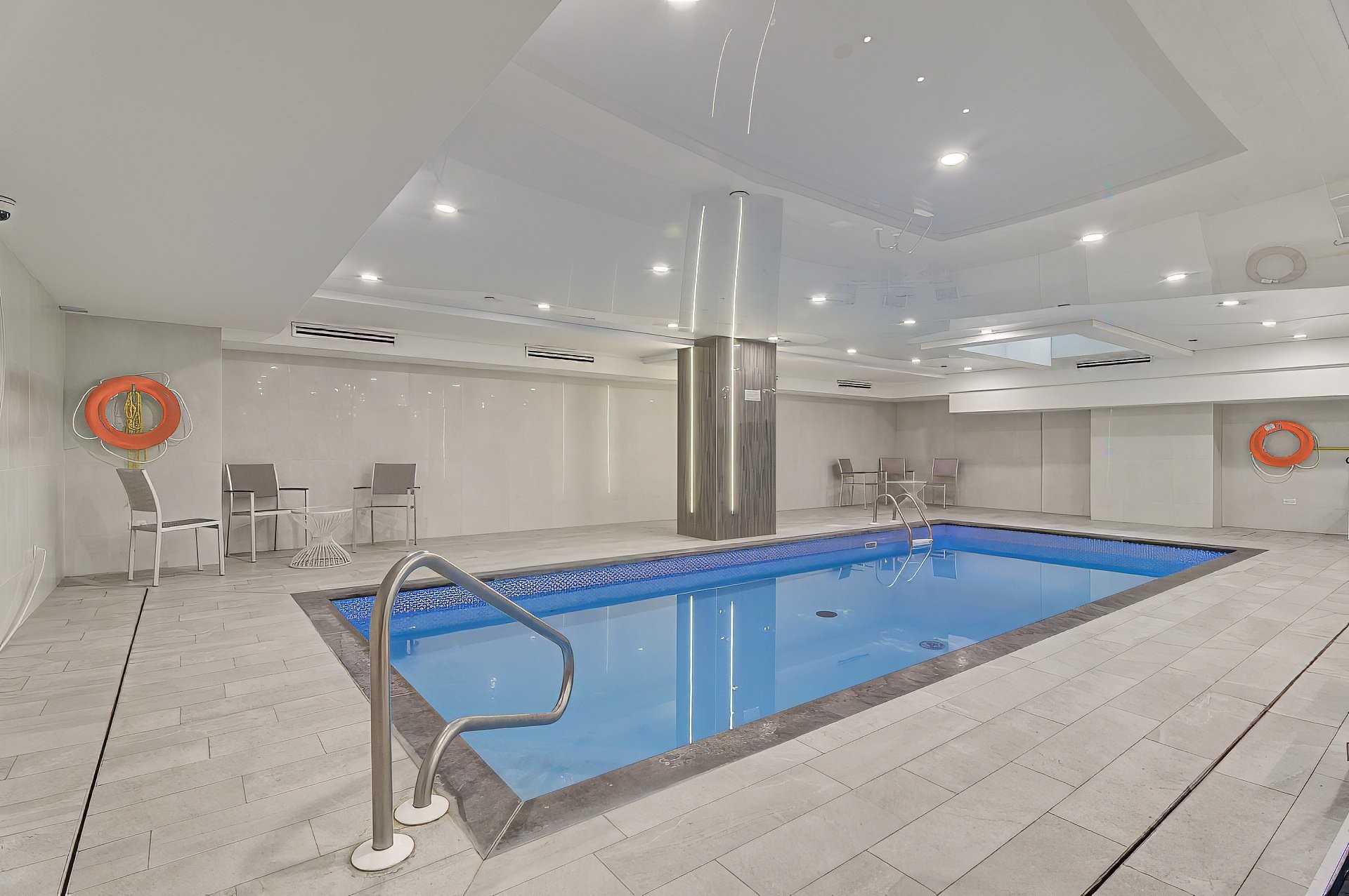 









1188


Av. Union

, 2009,
Montréal (Ville-Marie),




QC
H3B3A7

