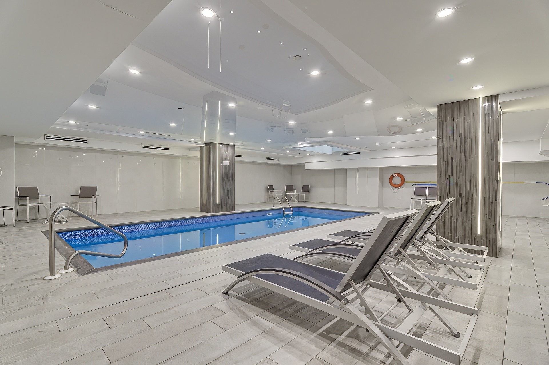 









1188


Av. Union

, 2009,
Montréal (Ville-Marie),




QC
H3B3A7

