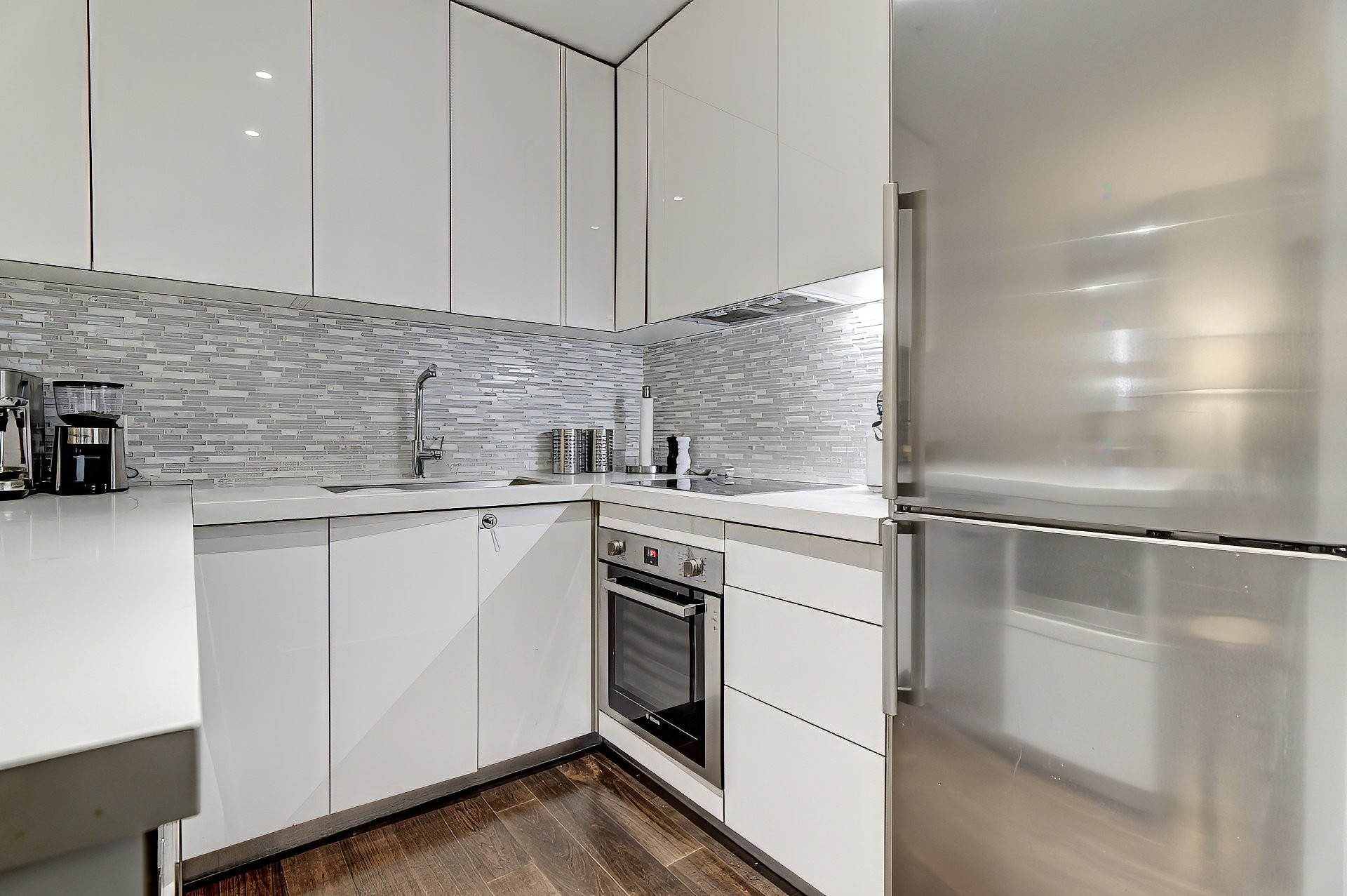 









1188


Av. Union

, 2009,
Montréal (Ville-Marie),




QC
H3B3A7

