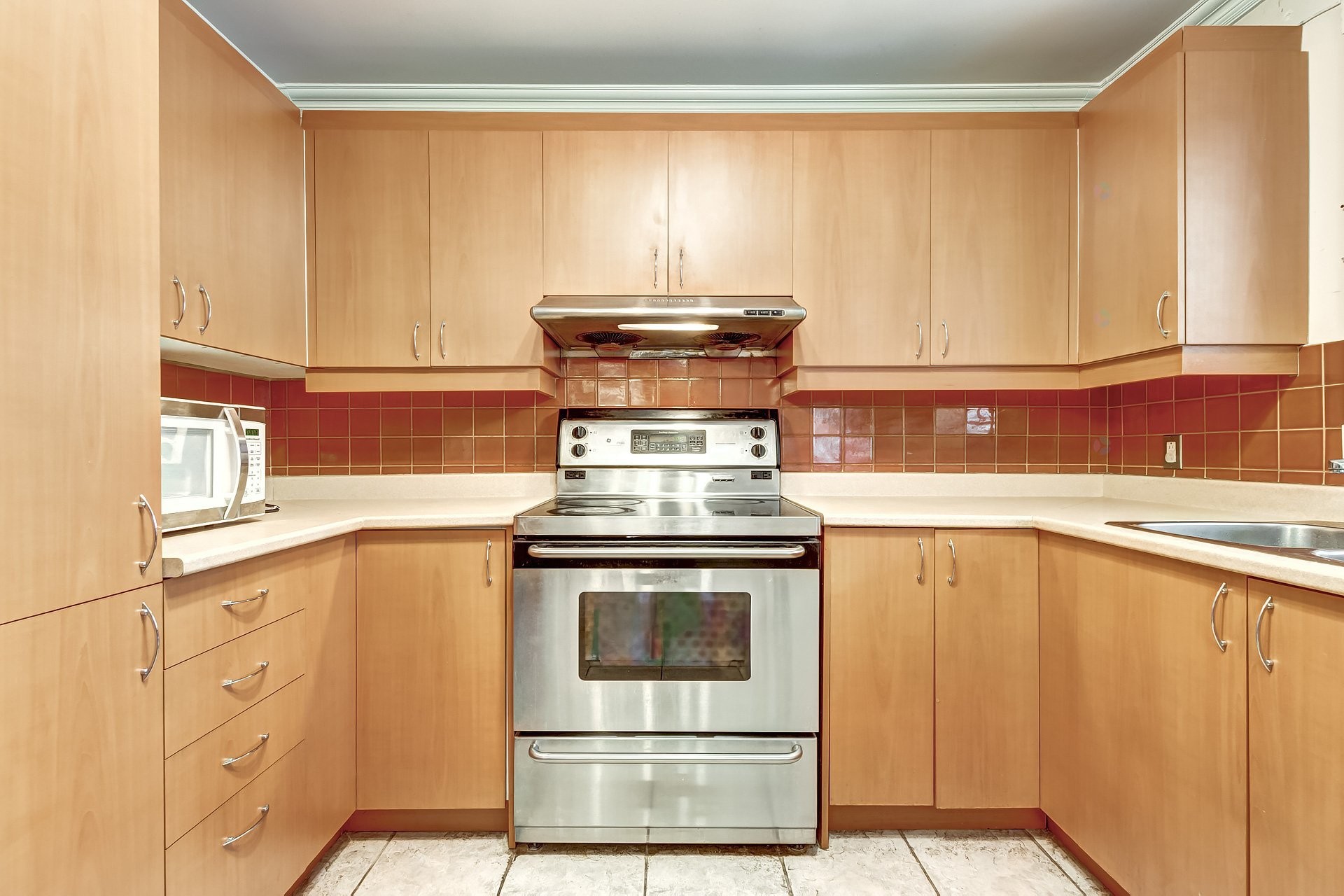 









3756Z


Ch. de la Côte-de-Liesse

,
Mont-Royal,




QC
H4N2P5

