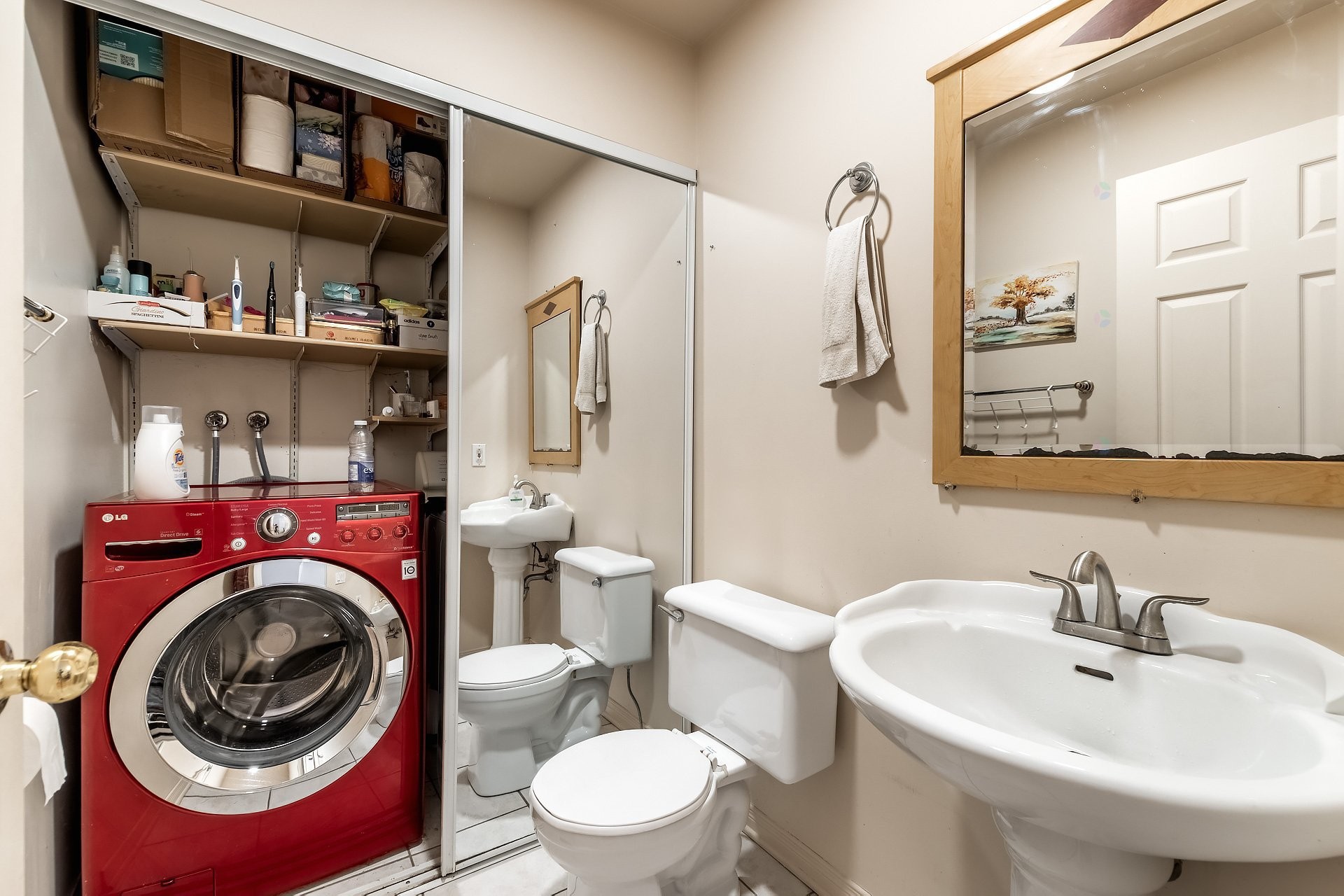 









3756Z


Ch. de la Côte-de-Liesse

,
Mont-Royal,




QC
H4N2P5

