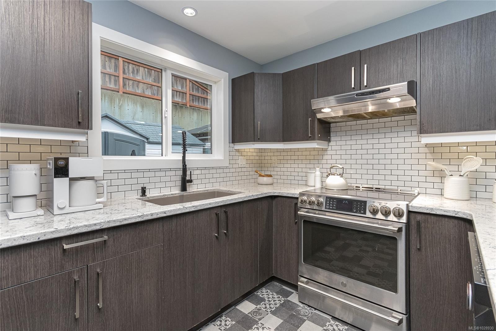 









1004


Guenter

Pl,
Langford,




BC
V9C 0G8

