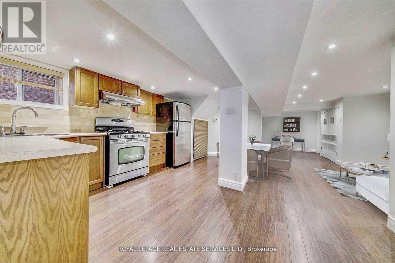 












LOWER - 87 DAWES ROAD

,
Toronto,




Ontario
M4C5B2

