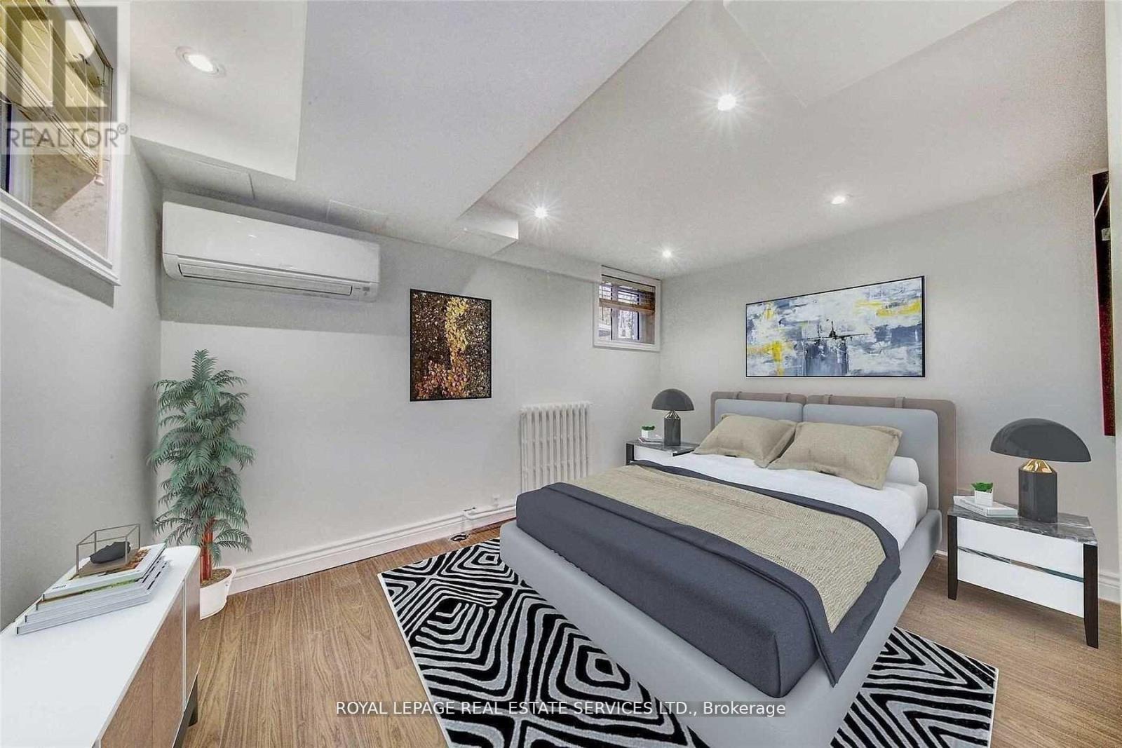 












LOWER - 87 DAWES ROAD

,
Toronto,




Ontario
M4C5B2

