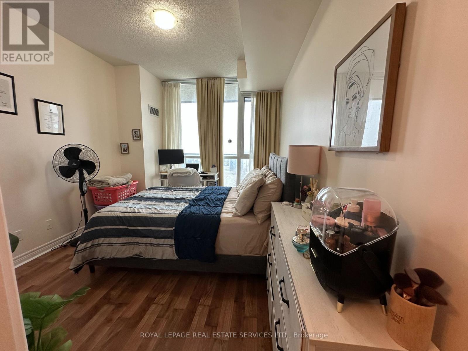 












917 - 339 RATHBURN ROAD W

,
Mississauga,




Ontario
L5B0K6

