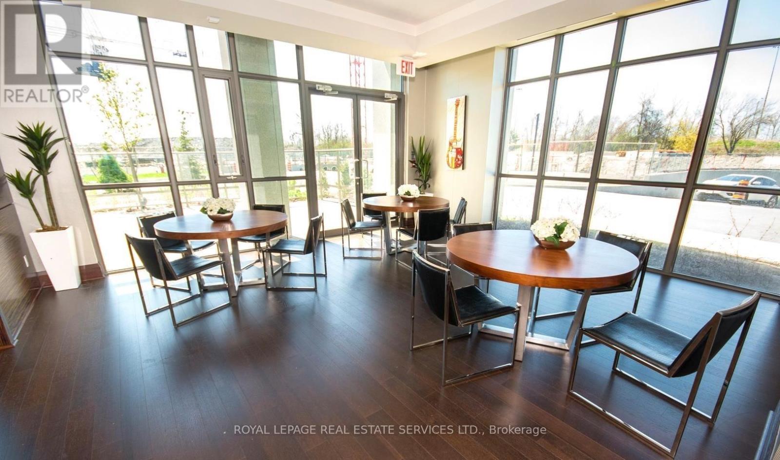 












917 - 339 RATHBURN ROAD W

,
Mississauga,




Ontario
L5B0K6

