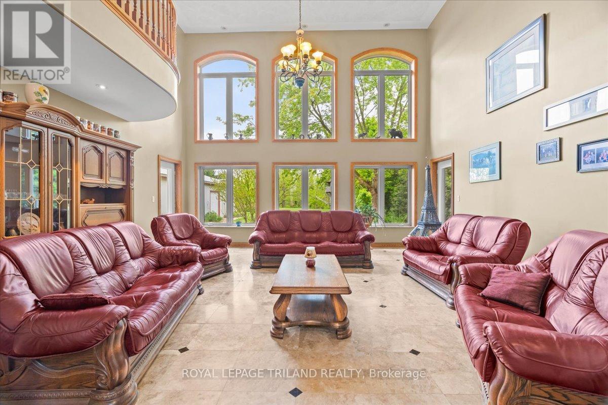 












3115 NAPPERTON DRIVE

,
Adelaide Metcalfe,




Ontario
N7G3H8

