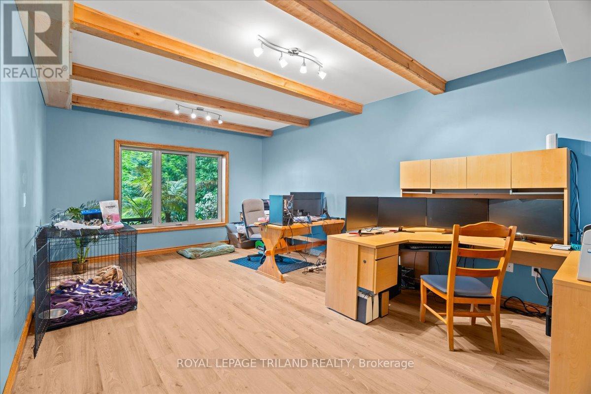 












3115 NAPPERTON DRIVE

,
Adelaide Metcalfe,




Ontario
N7G3H8

