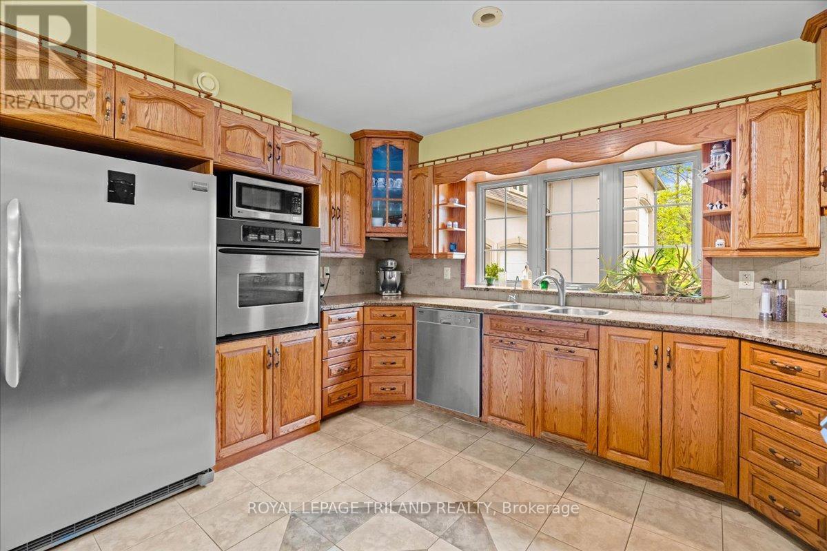 












3115 NAPPERTON DRIVE

,
Adelaide Metcalfe,




Ontario
N7G3H8

