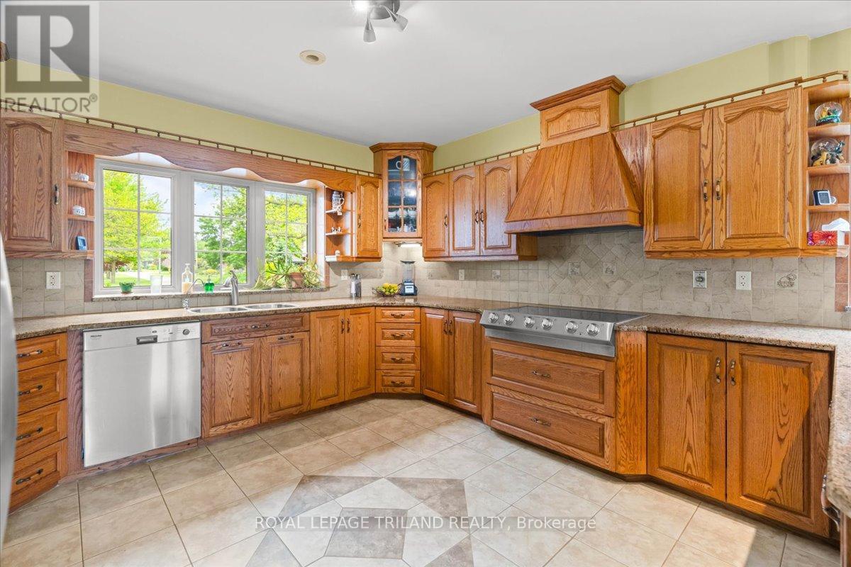 












3115 NAPPERTON DRIVE

,
Adelaide Metcalfe,




Ontario
N7G3H8

